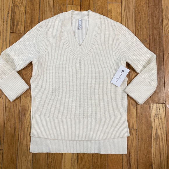 NWT Athleta Shasta V-Neck Sweater in Dove Size S - Picture 2 of 8